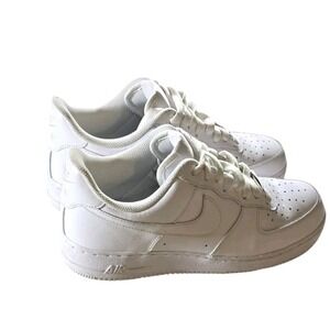 Nike Air Force 1 07 Low Size 9.5 Triple White Athletic Shoe Sneaker